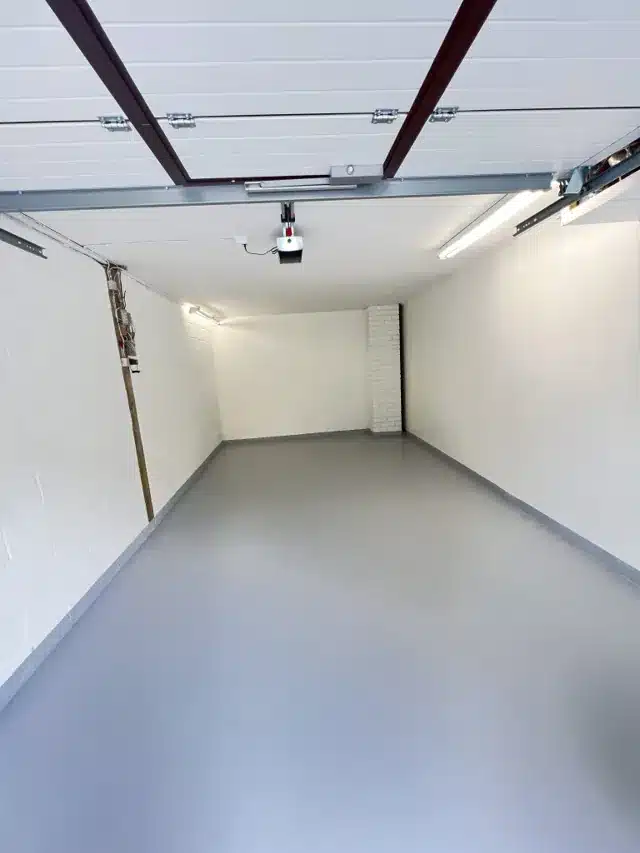 Autotallin remontti